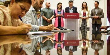 El alcalde y parte de su Gobierno en una reciente rueda de prensa / FOTO: Eulogio García