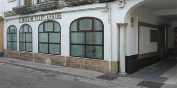 Fachada de la clínica privada señalada / FOTO: Las Tres Rosas