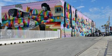 Las dos fachadas 'coloreadas' / FOTO: Eulogio García