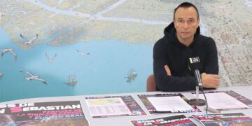 El concejal de Deportes en una pasada rueda de prensa / FOTO: Ayto.