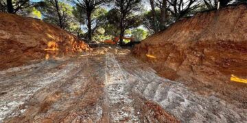 Actuación con maquinaria pesada en la zona / FOTO: Ecologistas