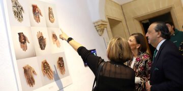 Un momento de la inauguración de la muestra / FOTO: Ayto.