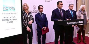 Rueda de prensa tras la firma del protocolo / FOTO: Eulogio García