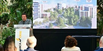 'Kichi' interviniendo durante la firma del protocolo en 2023 / FOTO: Eulogio García