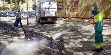 Trabajos de limpieza intensiva en una barriada / FOTO: Ayto.
