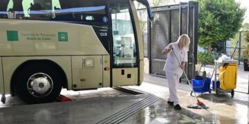 En la estación de autobuses de Cádiz / FOTO: Eulogio García