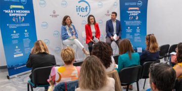 Una pasada jornada del IFEF para dar difusión a sus ayudas / FOTO: Ayto.