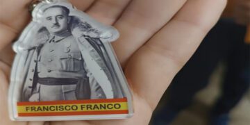 Uno de los llaveros fascistas compartidos por Ustea
