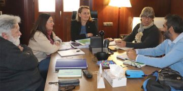 Reunión con representantes de la Asociación Bahía de Cádiz / FOTO: Ayto.