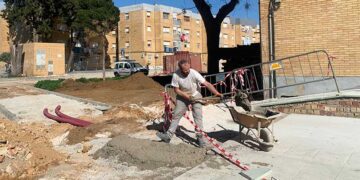 Operario trabajando en la zona / FOTO: Ayto.