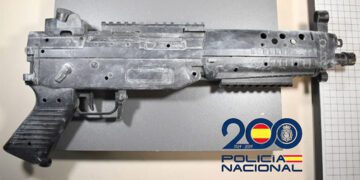 El arma simulada usada en los atracos / FOTO: Policía Nacional