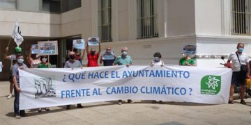 Una pasada protesta junto al Ayuntamiento / FOTO: Ecologistas en Acción