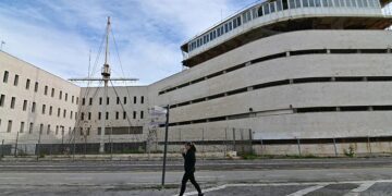 El emblemático edificio lleva años sin uso / FOTO: Eulogio García