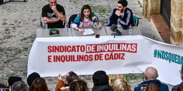 Portavoces del nuevo sindicato y de la AVV El Pópulo, en la presentación / FOTO: Eulogio García