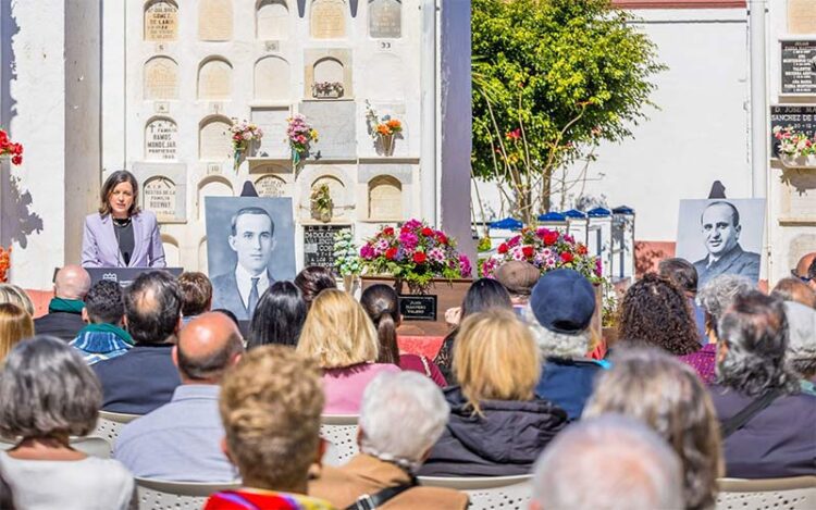 La alcaldesa interviniendo en el acto / FOTO: Ayto.