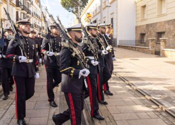 Desfilando en San Fernando durante la Pascua Militar / FOTO: Defensa