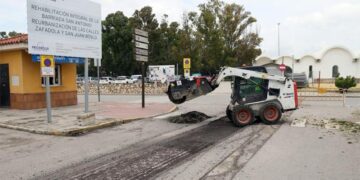 Los primeros operarios en la zona / FOTO: Ayto.