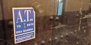 Denunciando la turistificación en cualquier esquina de Cádiz / FOTO: DBC