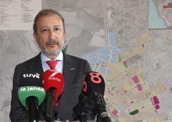 El edil de Urbanismo ironiza sobre las alegaciones a última hora / FOTO: Ayto.