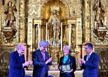 Recogiendo un premio civil en un templo religioso como el Oratorio / FOTO: Eulogio García