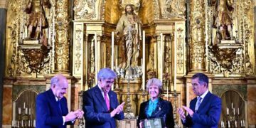Recogiendo un premio civil en un templo religioso como el Oratorio / FOTO: Eulogio García