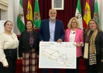 Acto de entrega de los planos, en el Palacio Provincial / FOTO: Ayto.