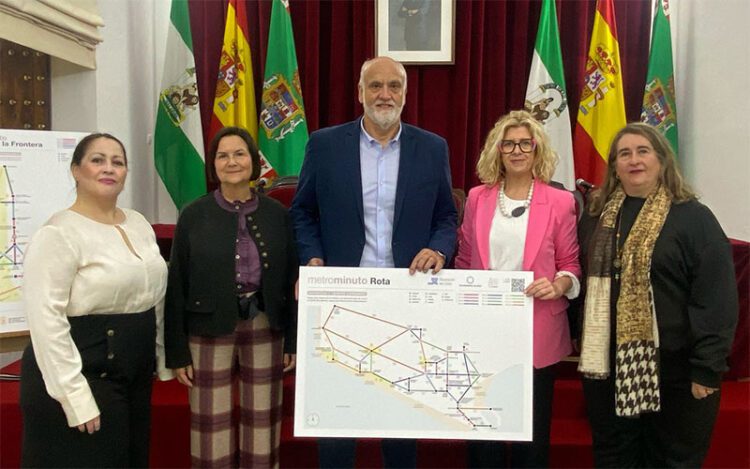Acto de entrega de los planos, en el Palacio Provincial / FOTO: Ayto.