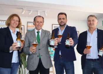 El alcalde promocionando también la nueva marca / FOTO: Ayto.