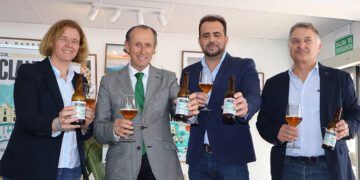 El alcalde promocionando también la nueva marca / FOTO: Ayto.