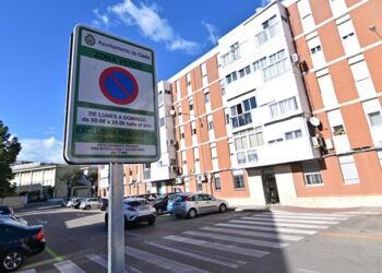 Señal marcando la zona verde en extramuros / FOTO: Eulogio García