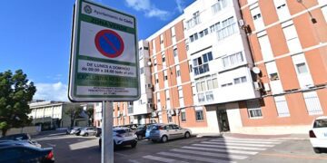 Señal marcando la zona verde en extramuros / FOTO: Eulogio García