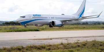 El primer charter de Enter Air aterrizando en Jerez / FOTO: Diputación