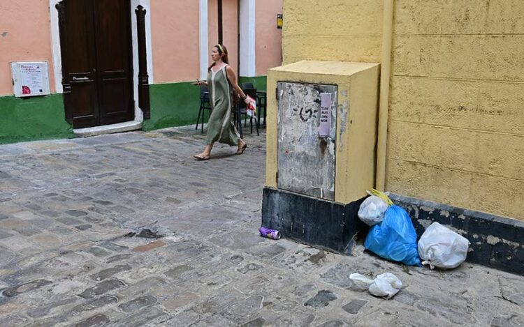El incivismo presente en pleno centro histórico / FOTO: Eulogio García