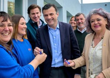 Escenificando la entrega de llaves a Alendoy / FOTO: Ayto.