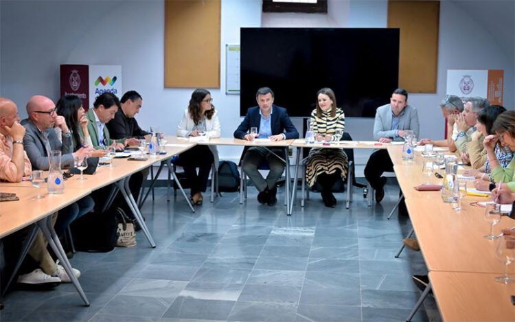 Un momento de la reunión de trabajo / FOTO: Ayto.