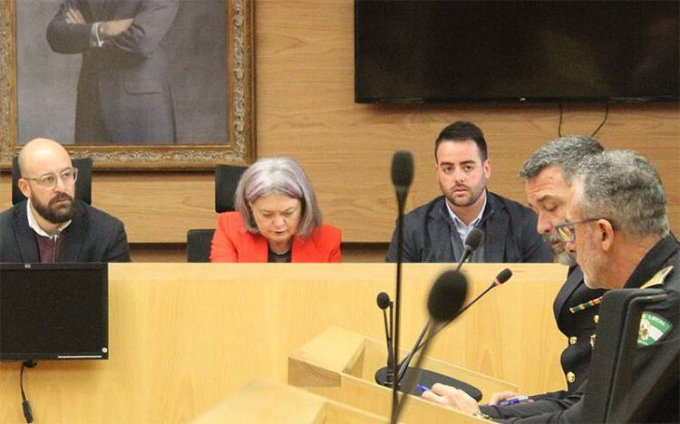 Garay junto al alcalde y la subdelegada del Gobierno en una Junta de Seguridad Local / FOTO: Ayto.