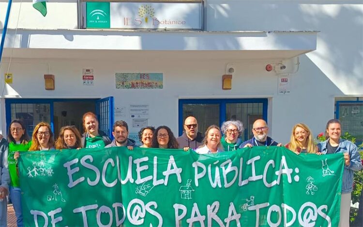 Concentrados en el IES Botánico / FOTO: PSOE