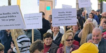 Manifestación reclamando mejoras sanitarias en la localidad / FOTO: Plataforma La Cucarela