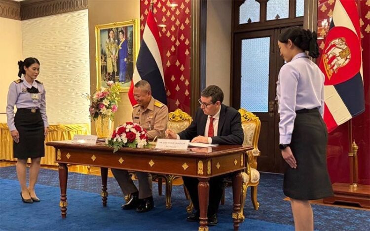 La firma del contrato en Tailandia / FOTO: Navantia