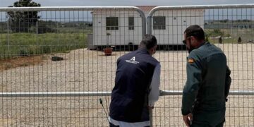 Una de las parcelas denunciadas meses atrás, con su casita de madera ya colocada / FOTO: Junta