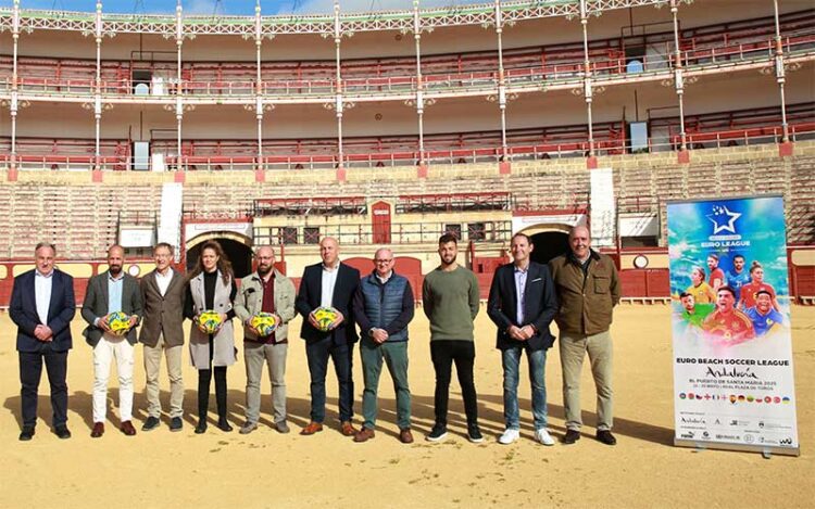 Presentando la prueba en el mismo coso taurino / FOTO: Junta