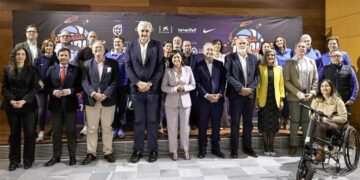 Posado tras la presentación formal del campeonato / FOTO: FEB