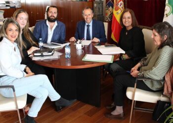 Reunión para abordar las políticas animalistas municipales / FOTO: Ayto.