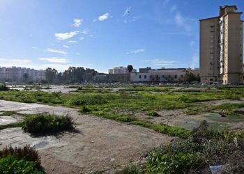 La parcela de Puntales a la espera del prometido hospital / FOTO: Eulogio García