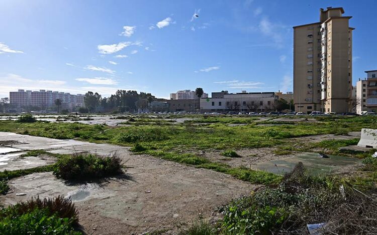La parcela de Puntales a la espera del prometido hospital / FOTO: Eulogio García