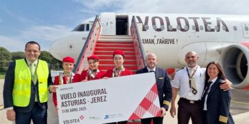 Festejando el primer vuelto entre Jerez y Asturias / FOTO: Volotea