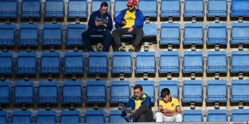 La grada del Nuevo Mirandilla en la previa de algún partido de la presente liga / FOTO: Eulogio García