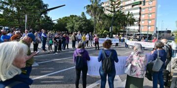 Concentrados junto a Casitas Bajas  / FOTO: Eulogio García