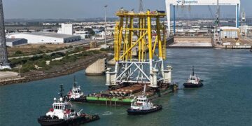 La plataforma saliendo de Matagorda / FOTO: Navantia