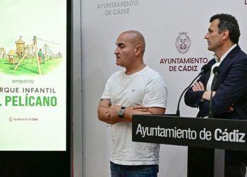 Presentando el proyecto de El pelícano / FOTO: Eulogio García